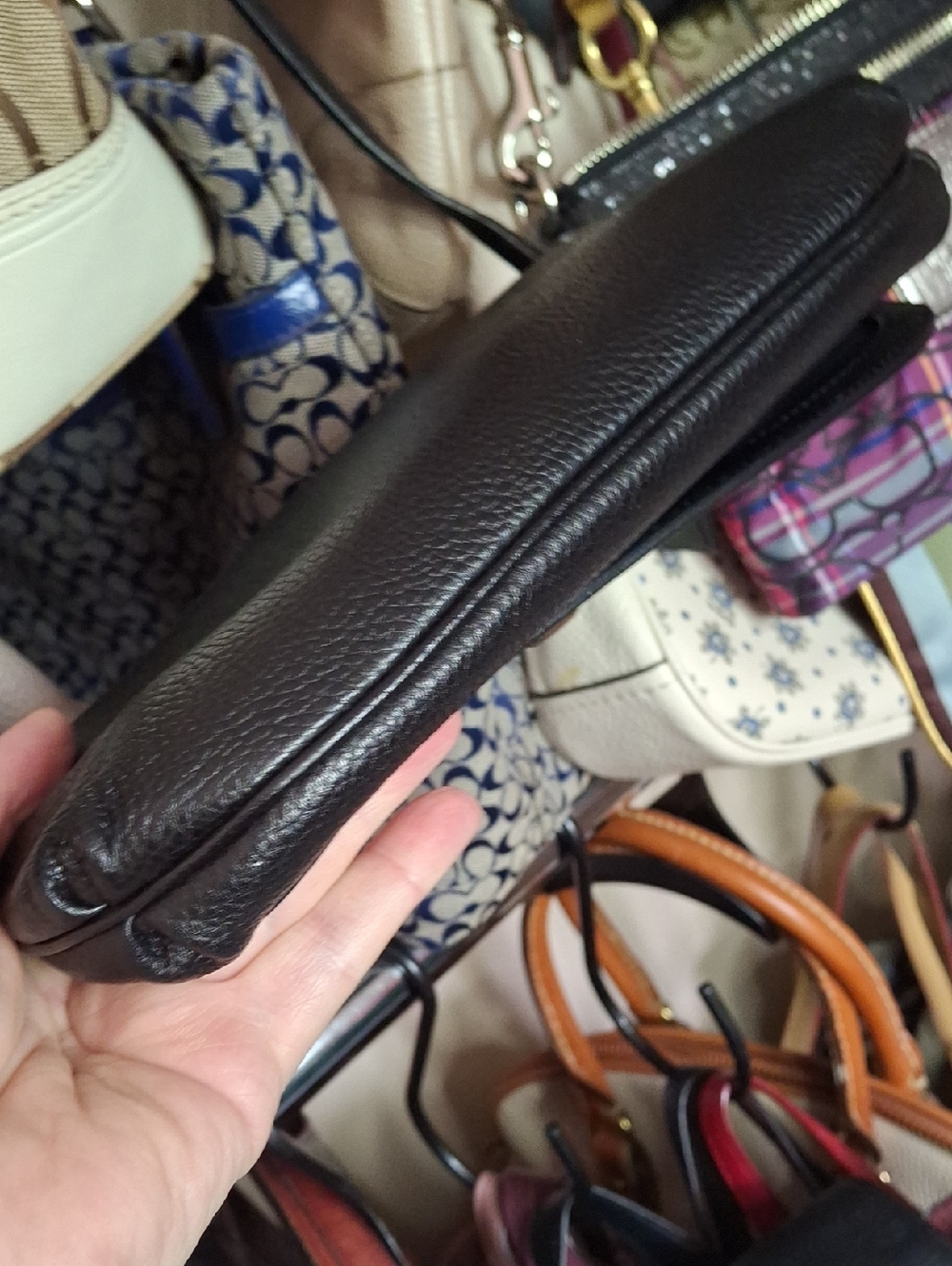EUC COACH NY BLACK LEATHER SMALL CROSSBODY TURNLOCK - Picture 3 of 4